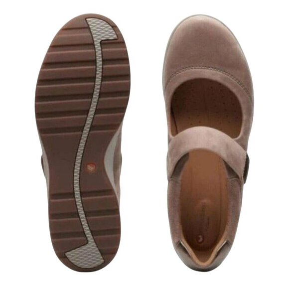Clarks Un Adorn Nubuck Suede Neutral Beige Mary Jane Comfort Shoe Size 9M - Picture 4 of 13